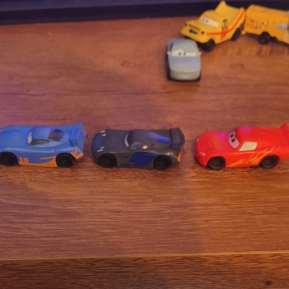 8 Disney Pixar Cars Plastic Figurines - McQueen Mater Jackson Storm & More - Picture 4 of 14